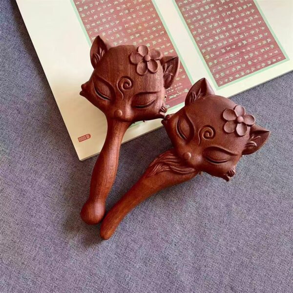Wooden Cushion Massage Comb – Cat Design